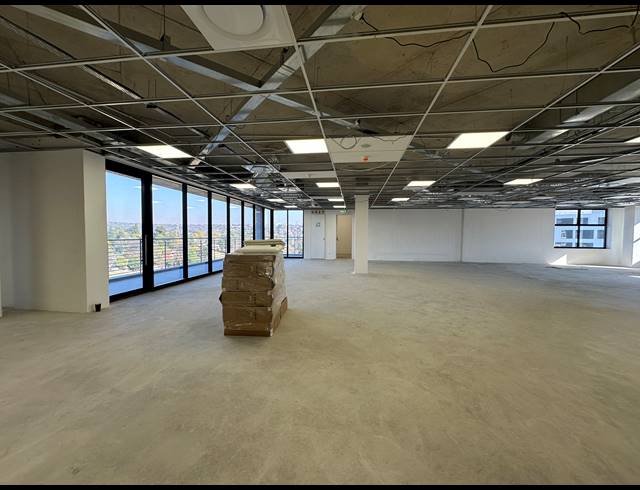 512M² OFFICE TO LET IN GLENADRIENNE